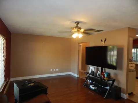 39414 8th Avenue Zephyrhills FL 33542