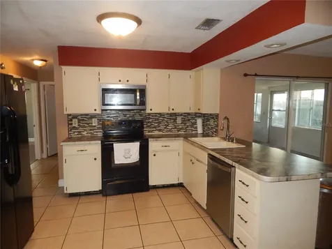 39414 8th Avenue Zephyrhills FL 33542