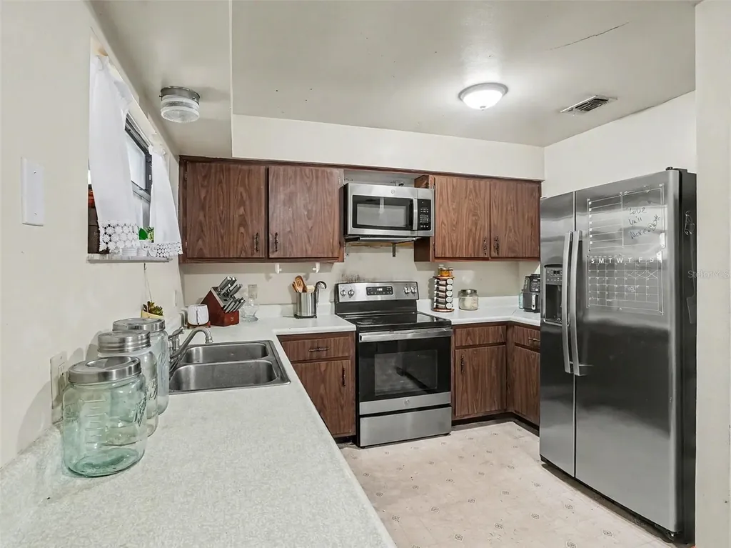 1214 Cherokee Court Kissimmee FL 34744