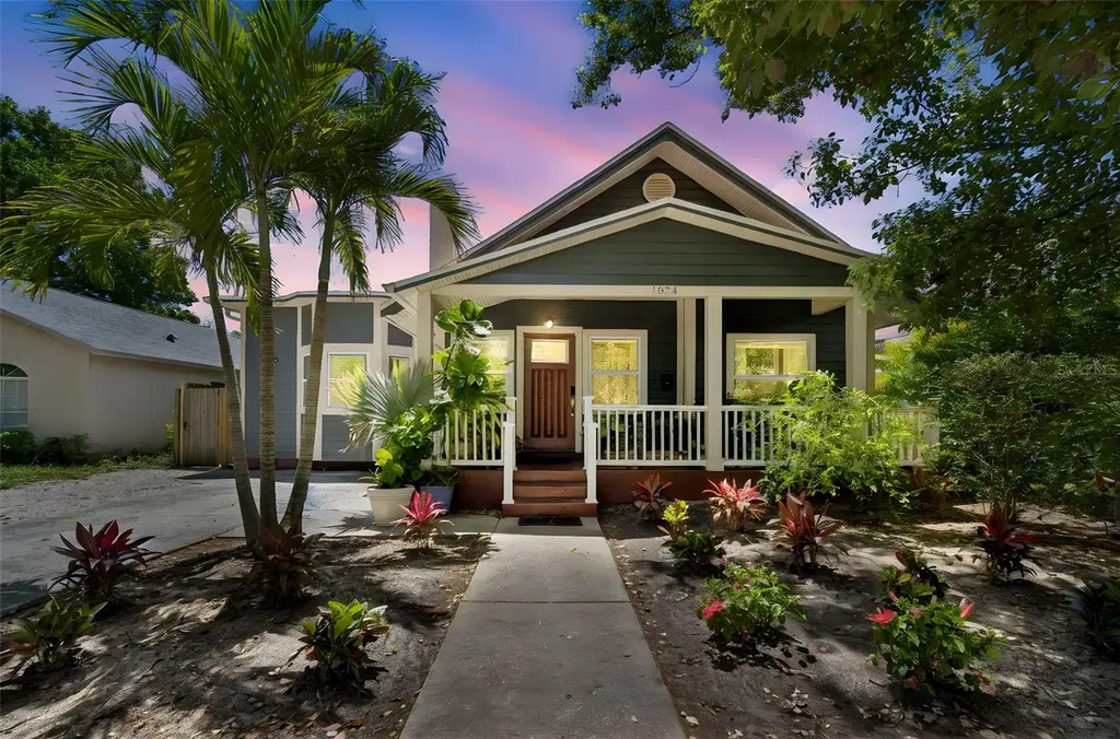 1024 16th Avenue N St Petersburg FL 33704
