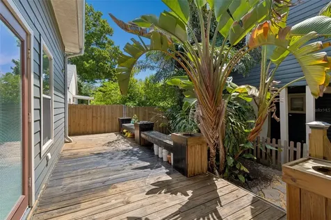 1024 16th Avenue N St Petersburg FL 33704