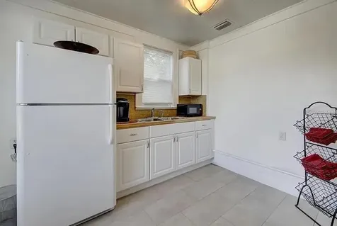 1024 16th Avenue N St Petersburg FL 33704