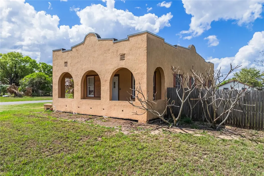 311 W Pearce Avenue Eagle Lake FL 33839