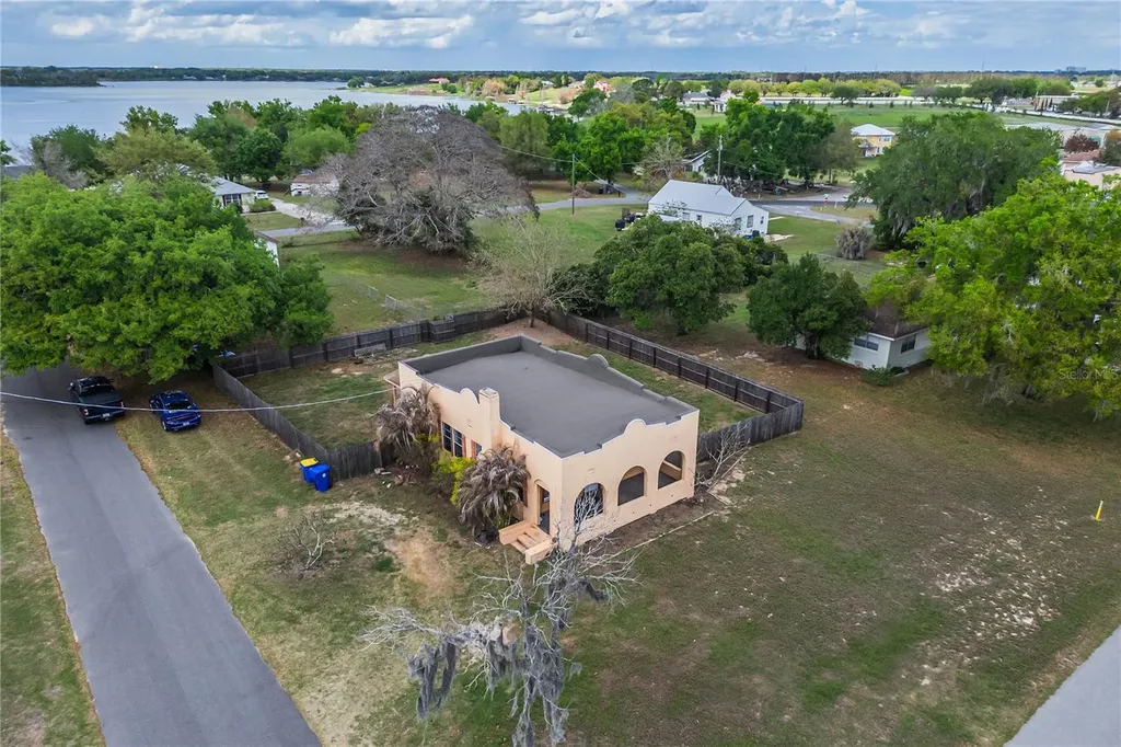 311 W Pearce Avenue Eagle Lake FL 33839