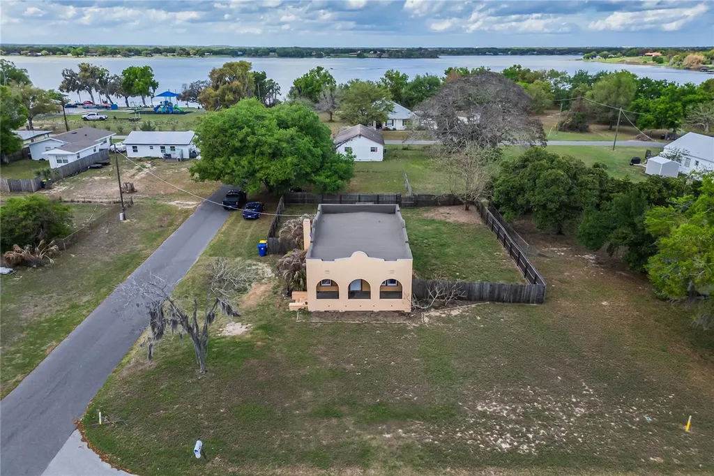 311 W Pearce Avenue Eagle Lake FL 33839