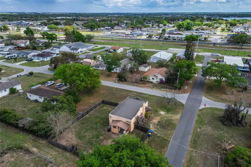 311 W Pearce Avenue Eagle Lake FL 33839