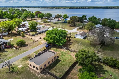 311 W Pearce Avenue Eagle Lake FL 33839