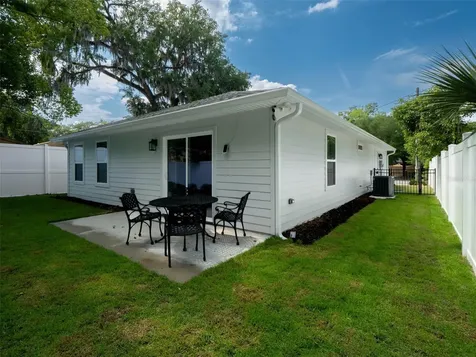 1123 NW 6th Place Gainesville FL 32601