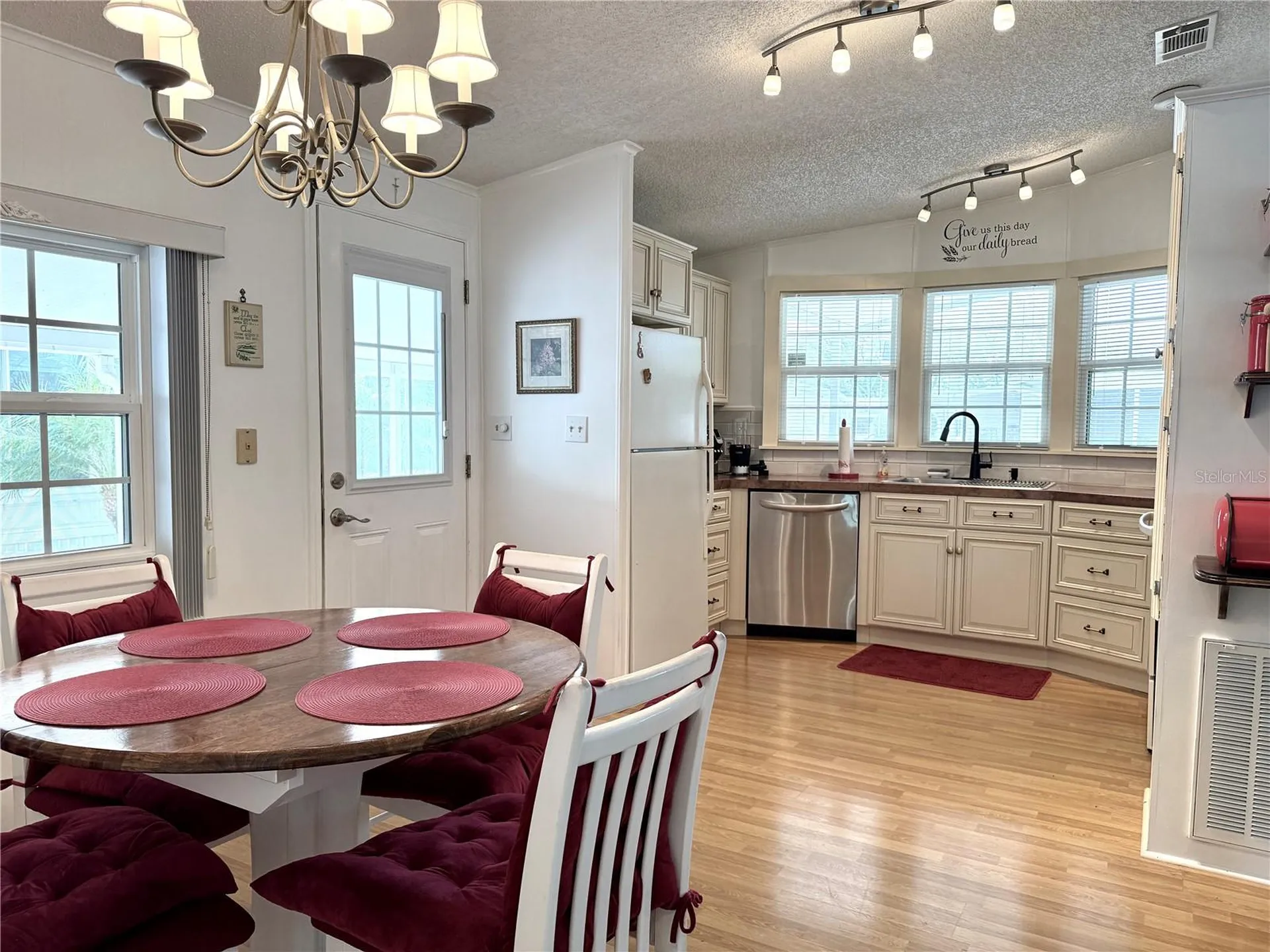 101 Saint George Court Apollo Beach FL 33572