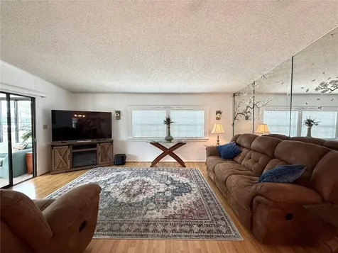 101 Saint George Court Apollo Beach FL 33572