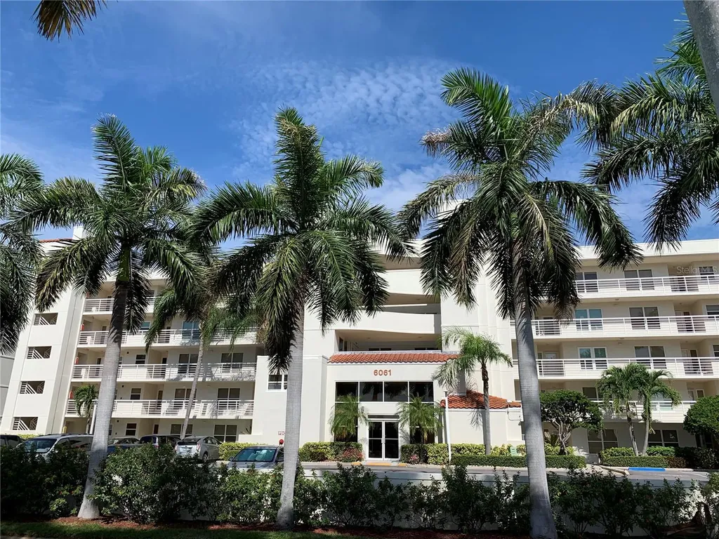 6061 Bahia Del Mar Circle St Petersburg FL 33715