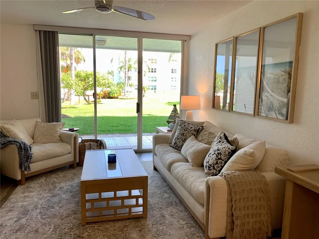 6061 Bahia Del Mar Circle St Petersburg FL 33715