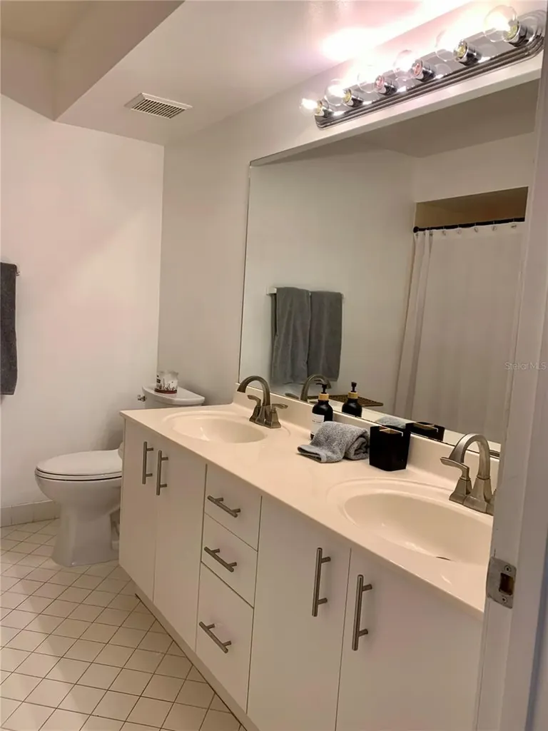 6061 Bahia Del Mar Circle St Petersburg FL 33715