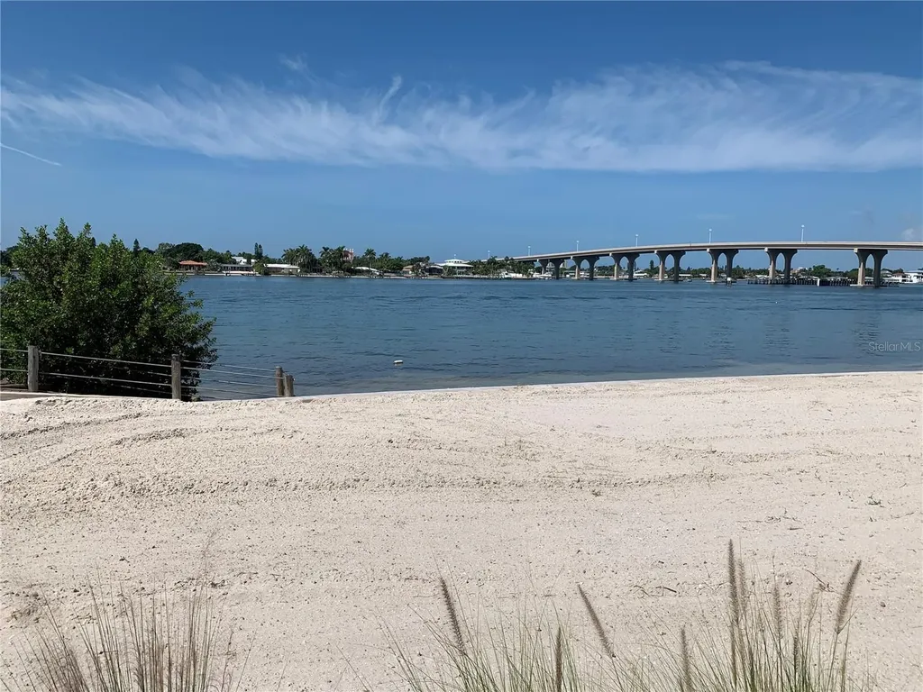 6061 Bahia Del Mar Circle St Petersburg FL 33715