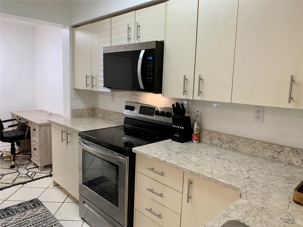 6061 Bahia Del Mar Circle St Petersburg FL 33715