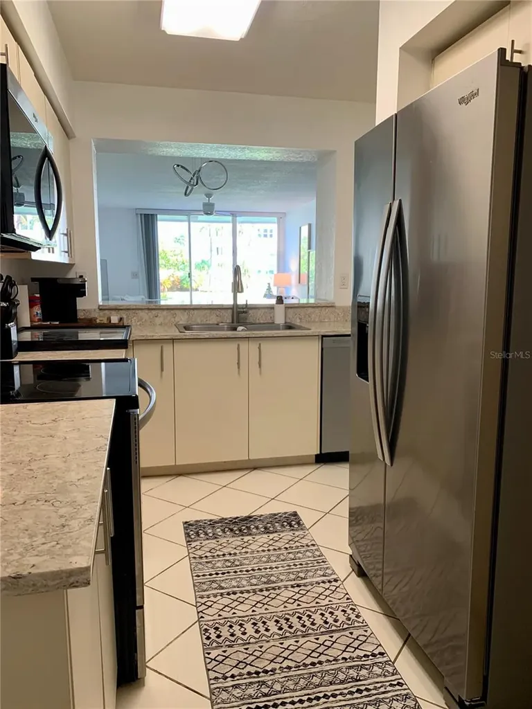 6061 Bahia Del Mar Circle St Petersburg FL 33715