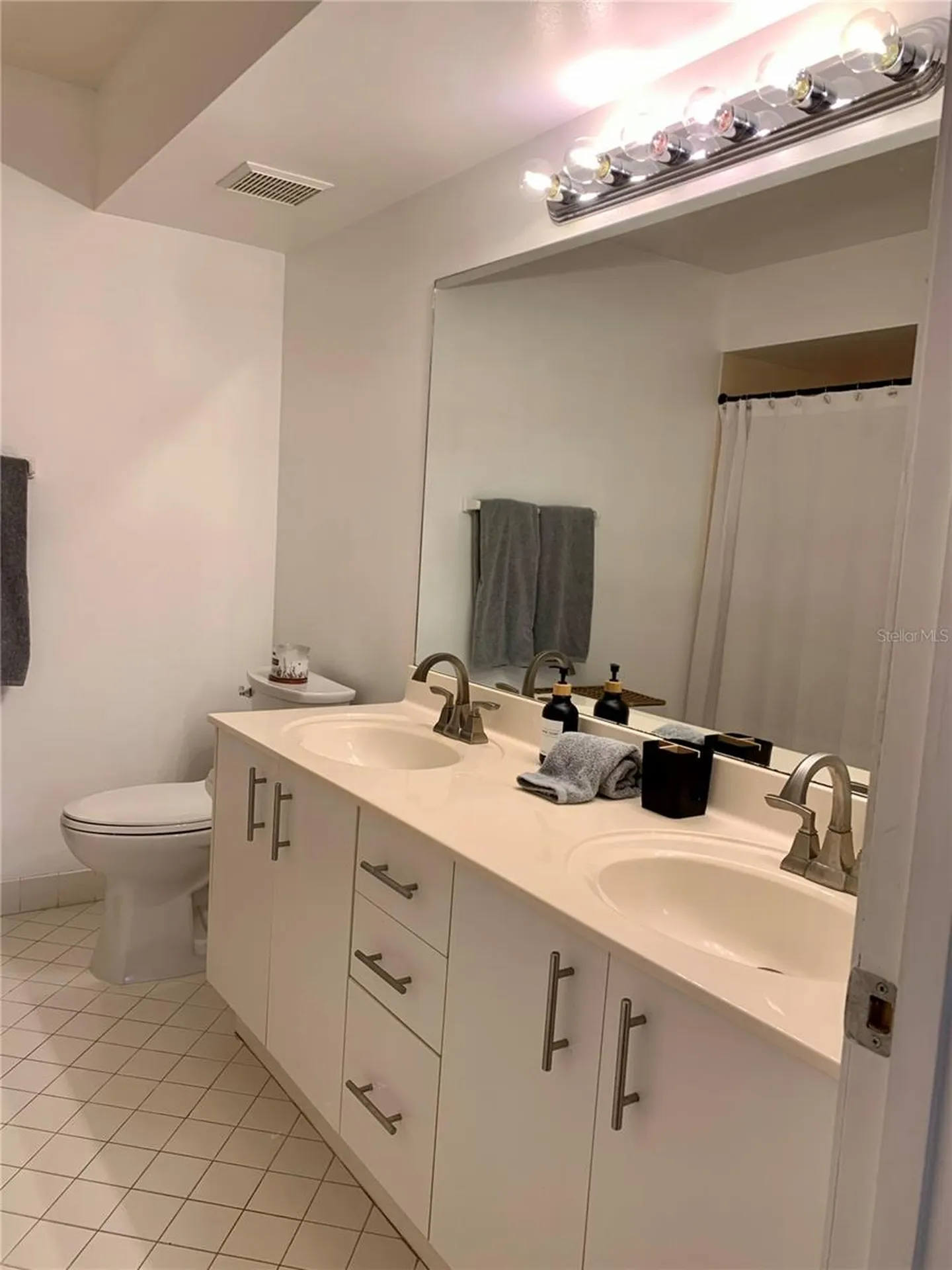 6061 Bahia Del Mar Circle St Petersburg FL 33715