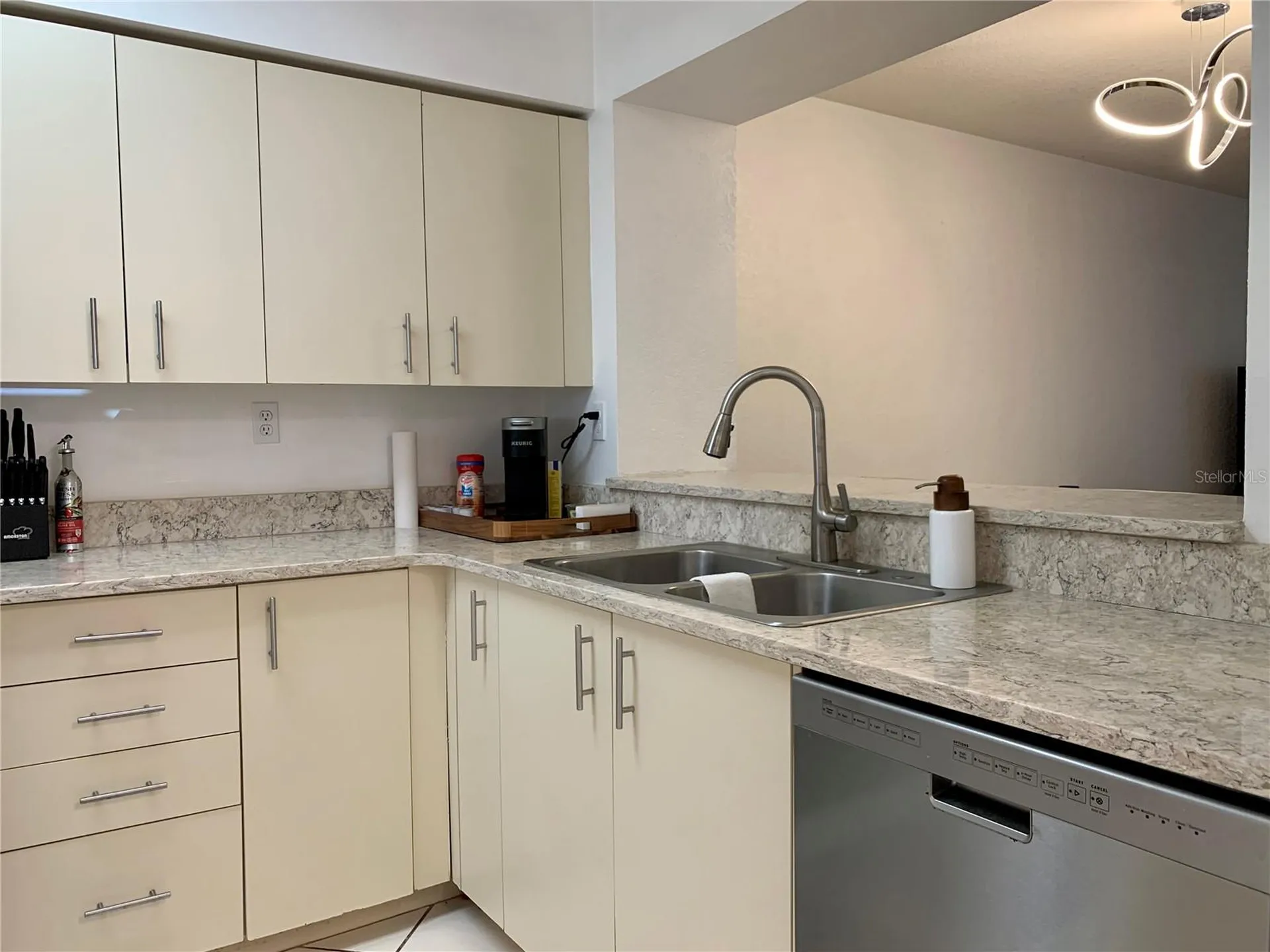 6061 Bahia Del Mar Circle St Petersburg FL 33715