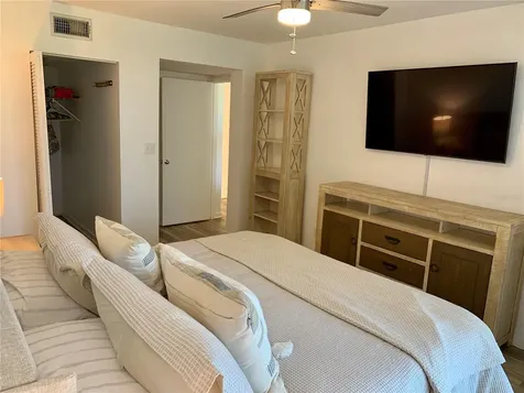 6061 Bahia Del Mar Circle St Petersburg FL 33715