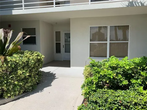 6061 Bahia Del Mar Circle St Petersburg FL 33715