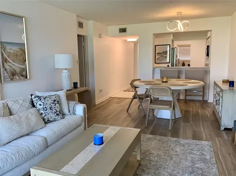 6061 Bahia Del Mar Circle St Petersburg FL 33715