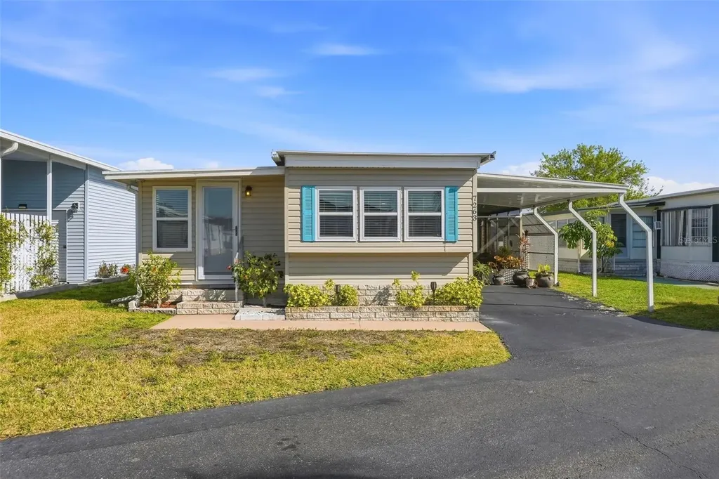 7263 Mount Essex Drive NE St Petersburg FL 33702