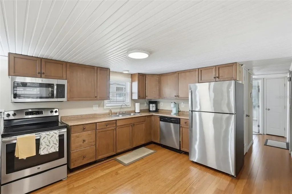7263 Mount Essex Drive NE St Petersburg FL 33702