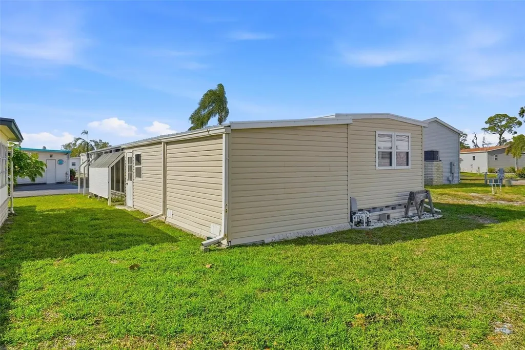 7263 Mount Essex Drive NE St Petersburg FL 33702