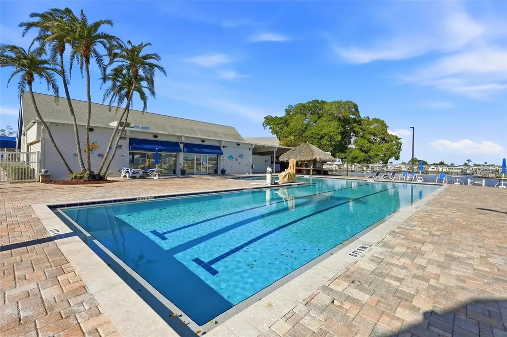 7263 Mount Essex Drive NE St Petersburg FL 33702