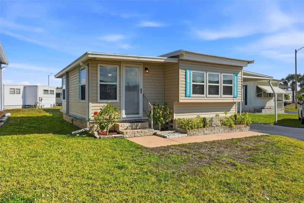 7263 Mount Essex Drive NE St Petersburg FL 33702