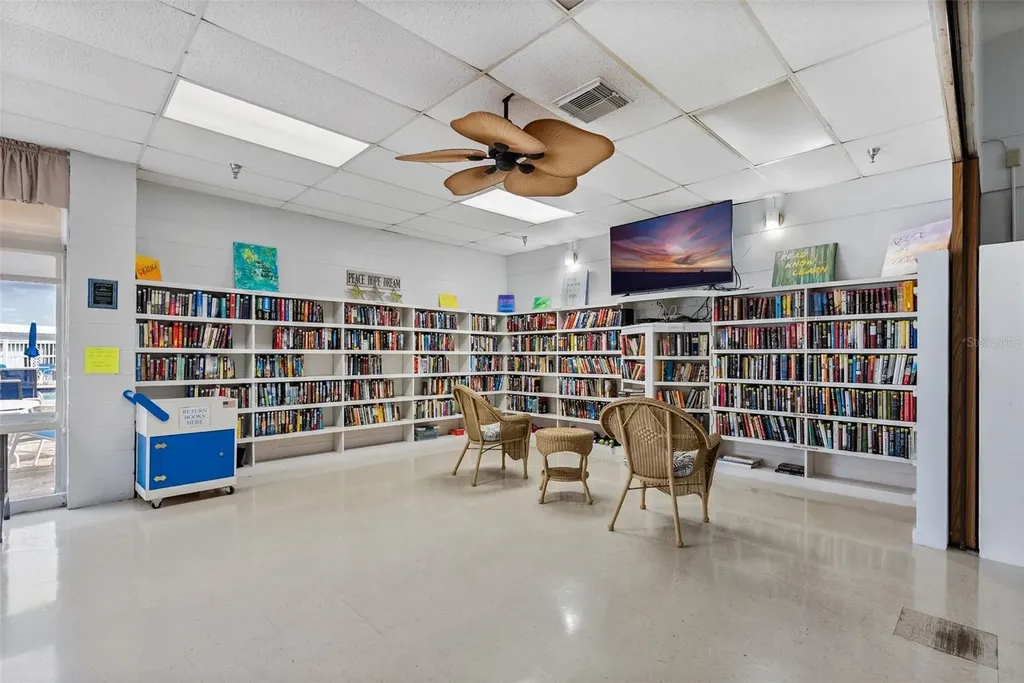 7263 Mount Essex Drive NE St Petersburg FL 33702