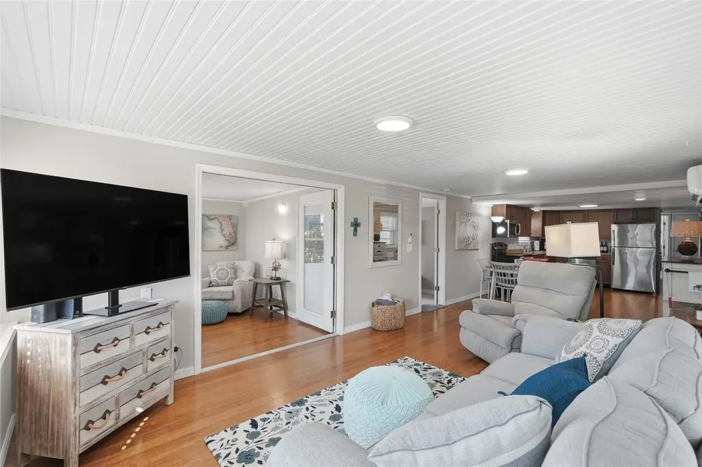 7263 Mount Essex Drive NE St Petersburg FL 33702