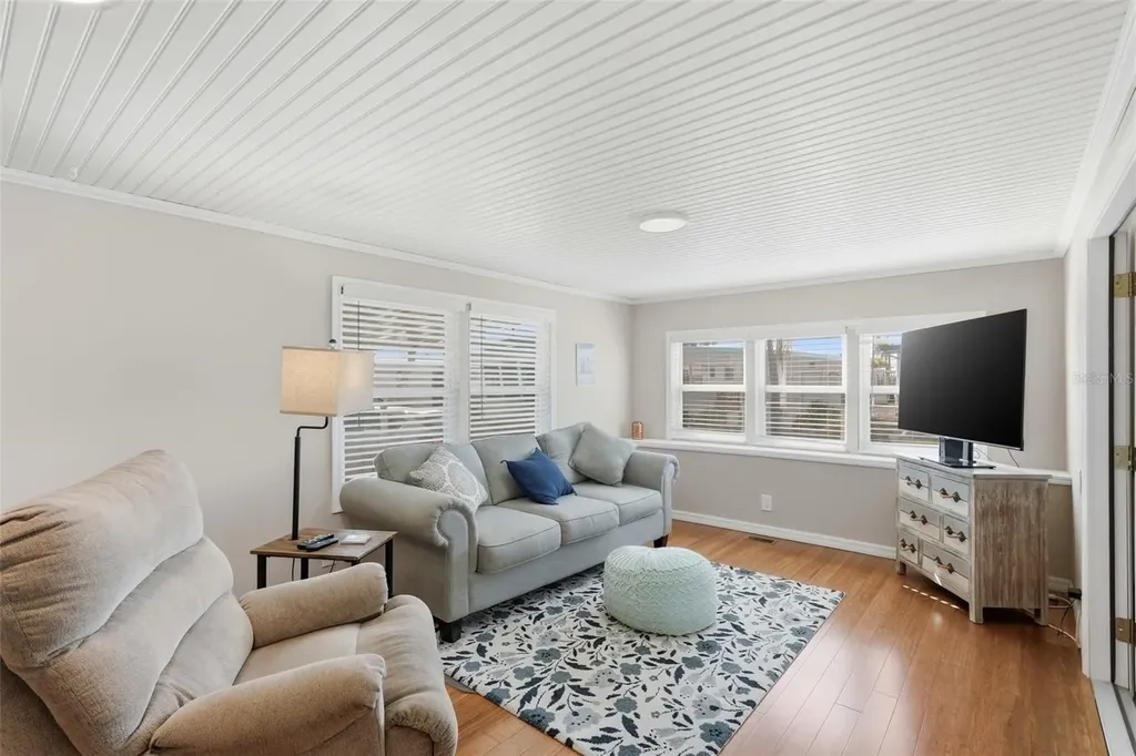 7263 Mount Essex Drive NE St Petersburg FL 33702