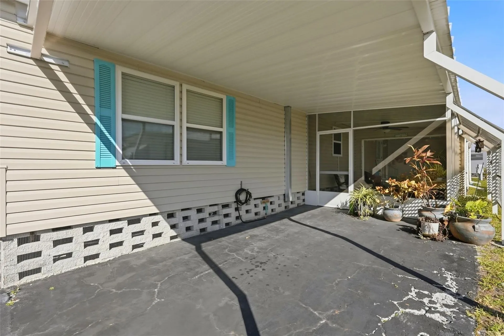 7263 Mount Essex Drive NE St Petersburg FL 33702