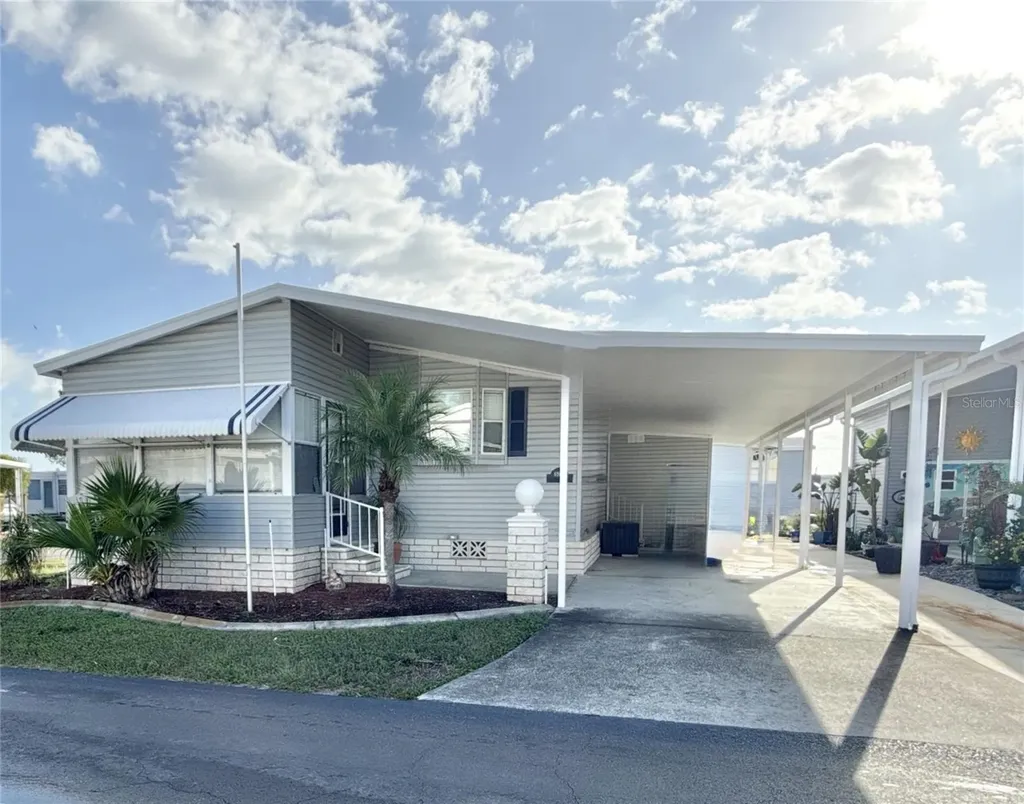6907 Americana Drive NE St Petersburg FL 33702
