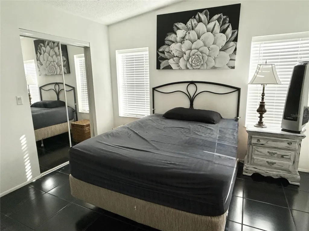 6907 Americana Drive NE St Petersburg FL 33702