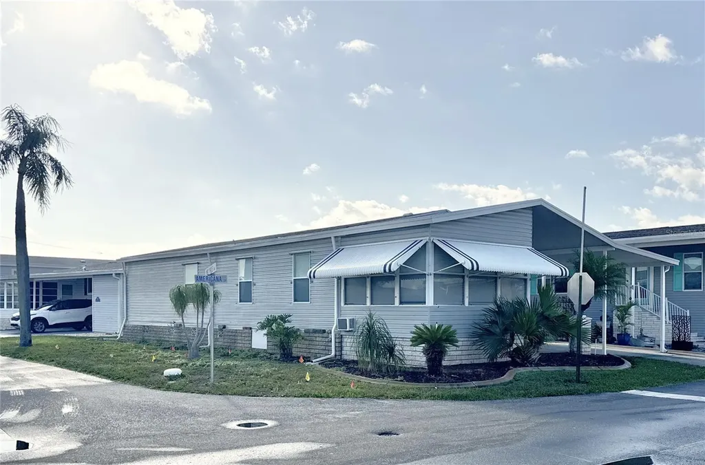 6907 Americana Drive NE St Petersburg FL 33702