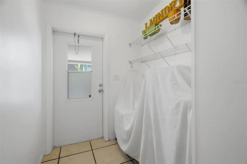 6907 Americana Drive NE St Petersburg FL 33702
