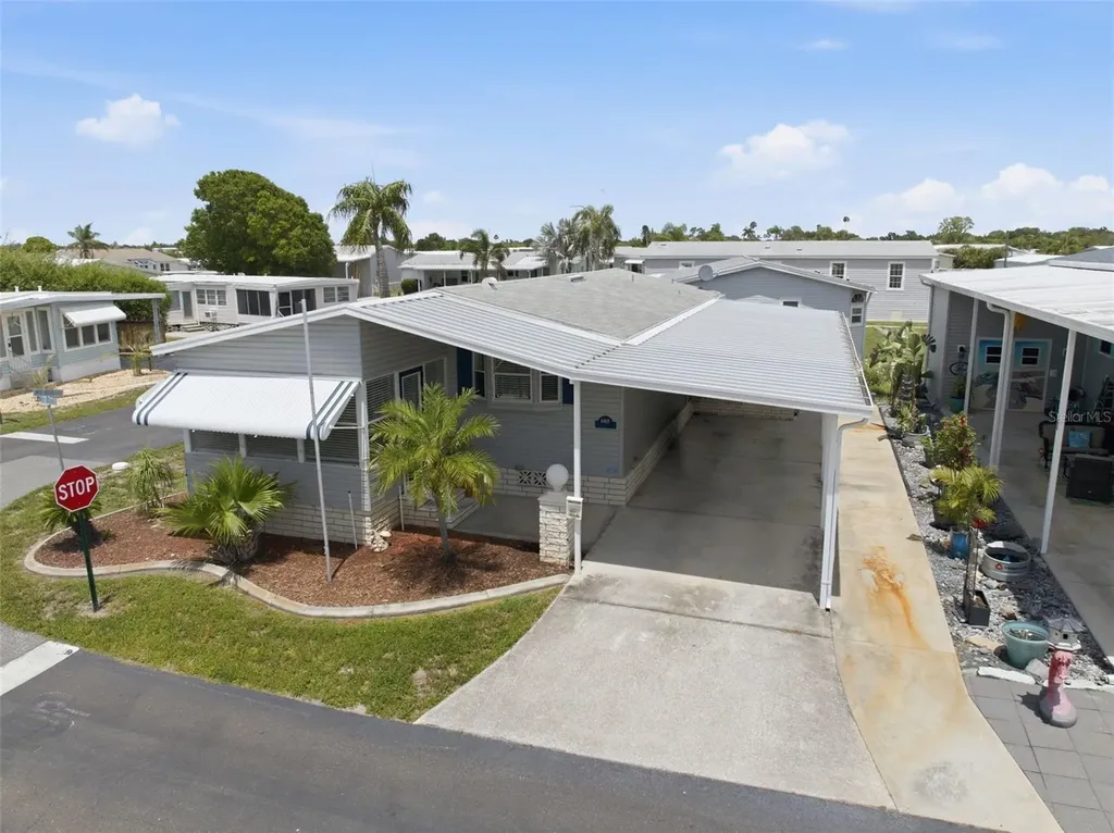 6907 Americana Drive NE St Petersburg FL 33702