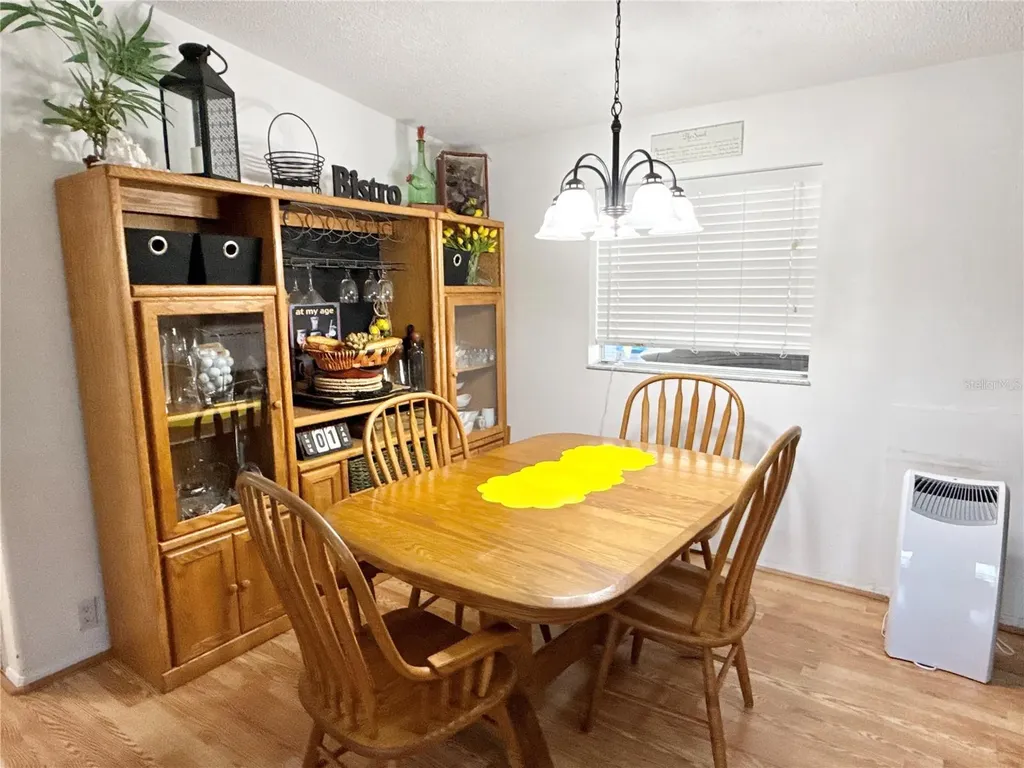 6907 Americana Drive NE St Petersburg FL 33702