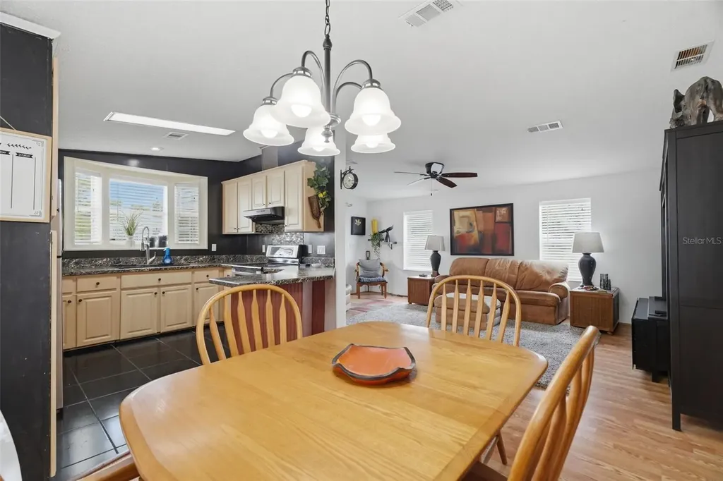 6907 Americana Drive NE St Petersburg FL 33702
