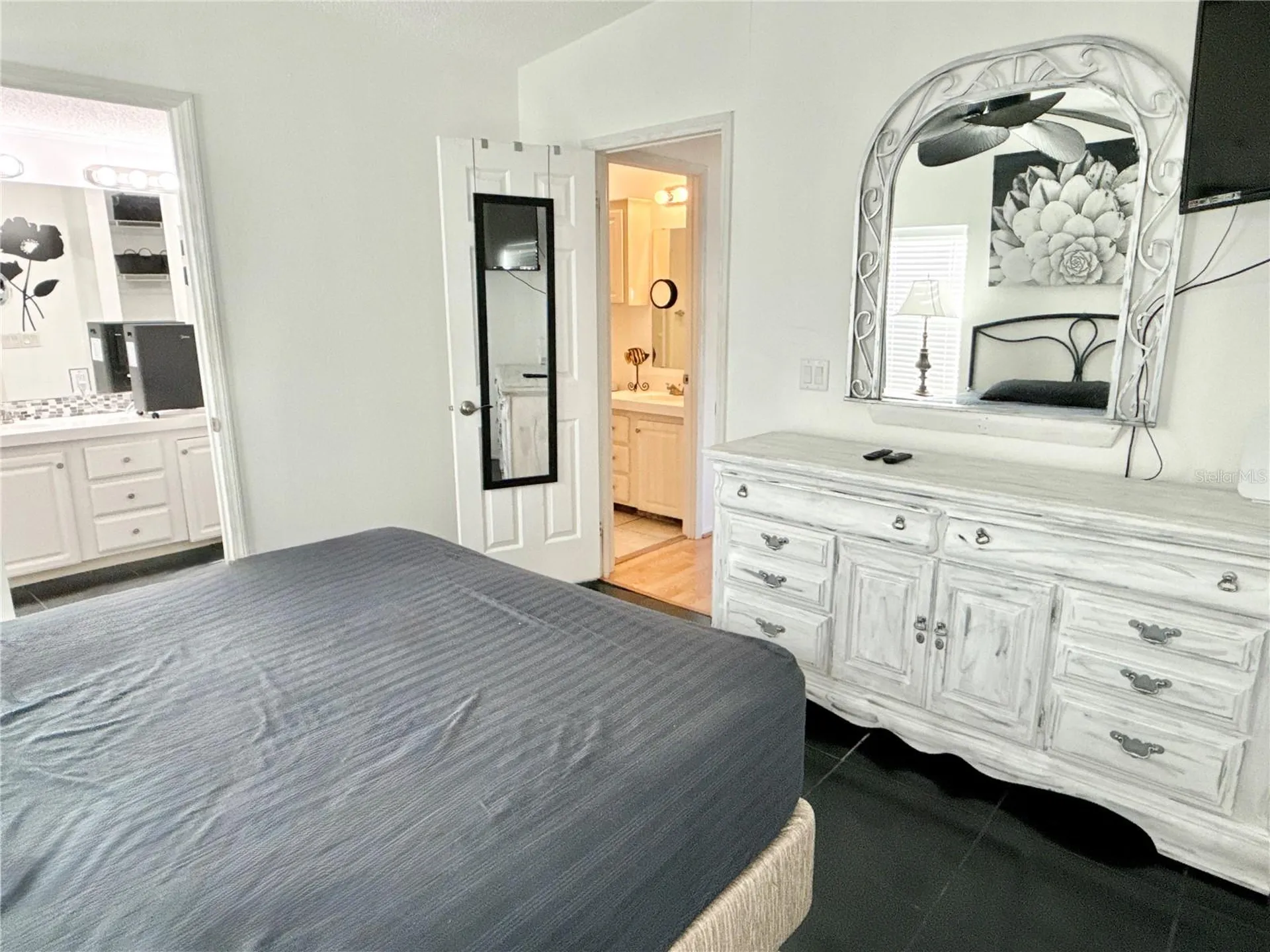 6907 Americana Drive NE St Petersburg FL 33702
