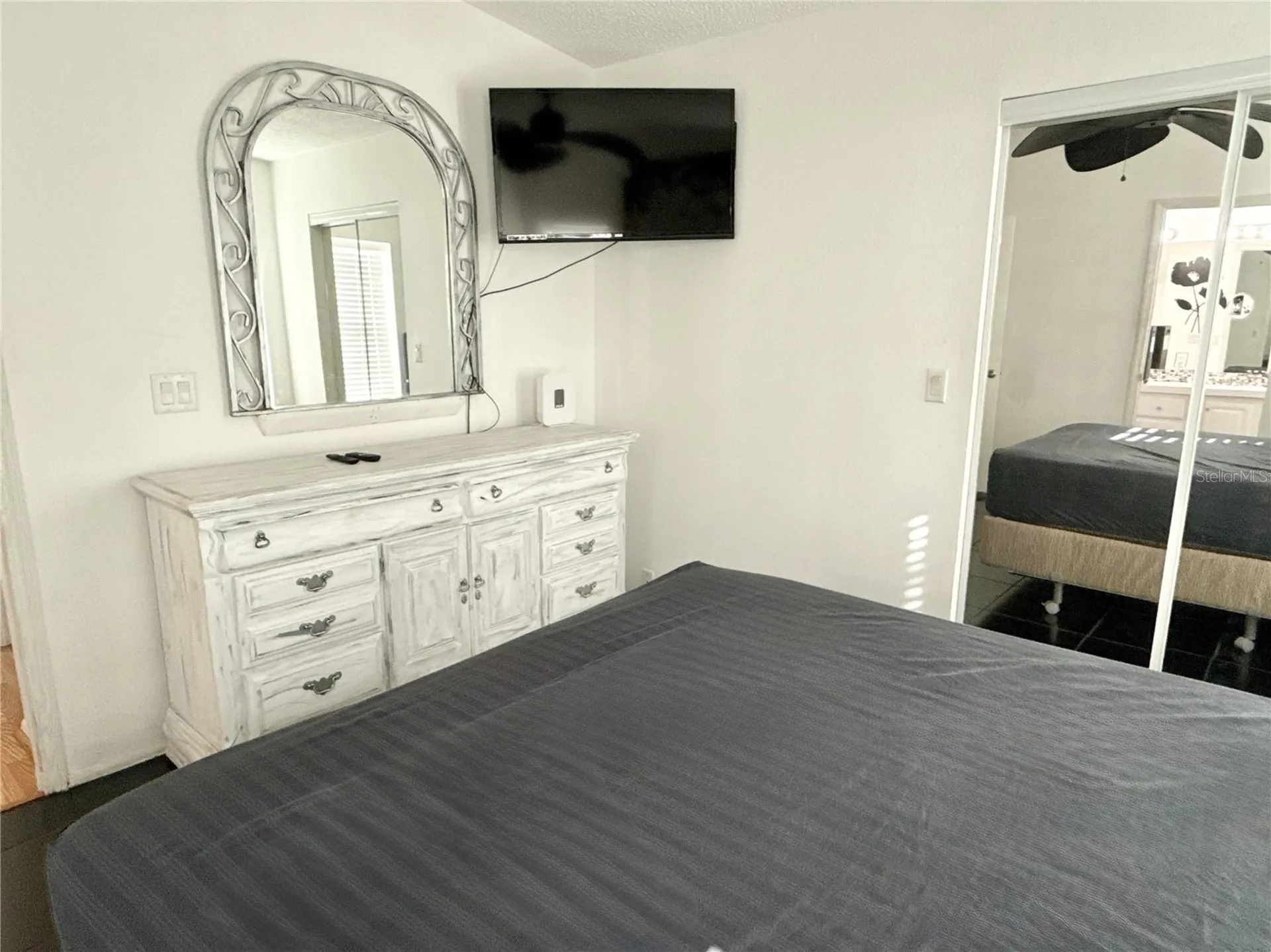 6907 Americana Drive NE St Petersburg FL 33702