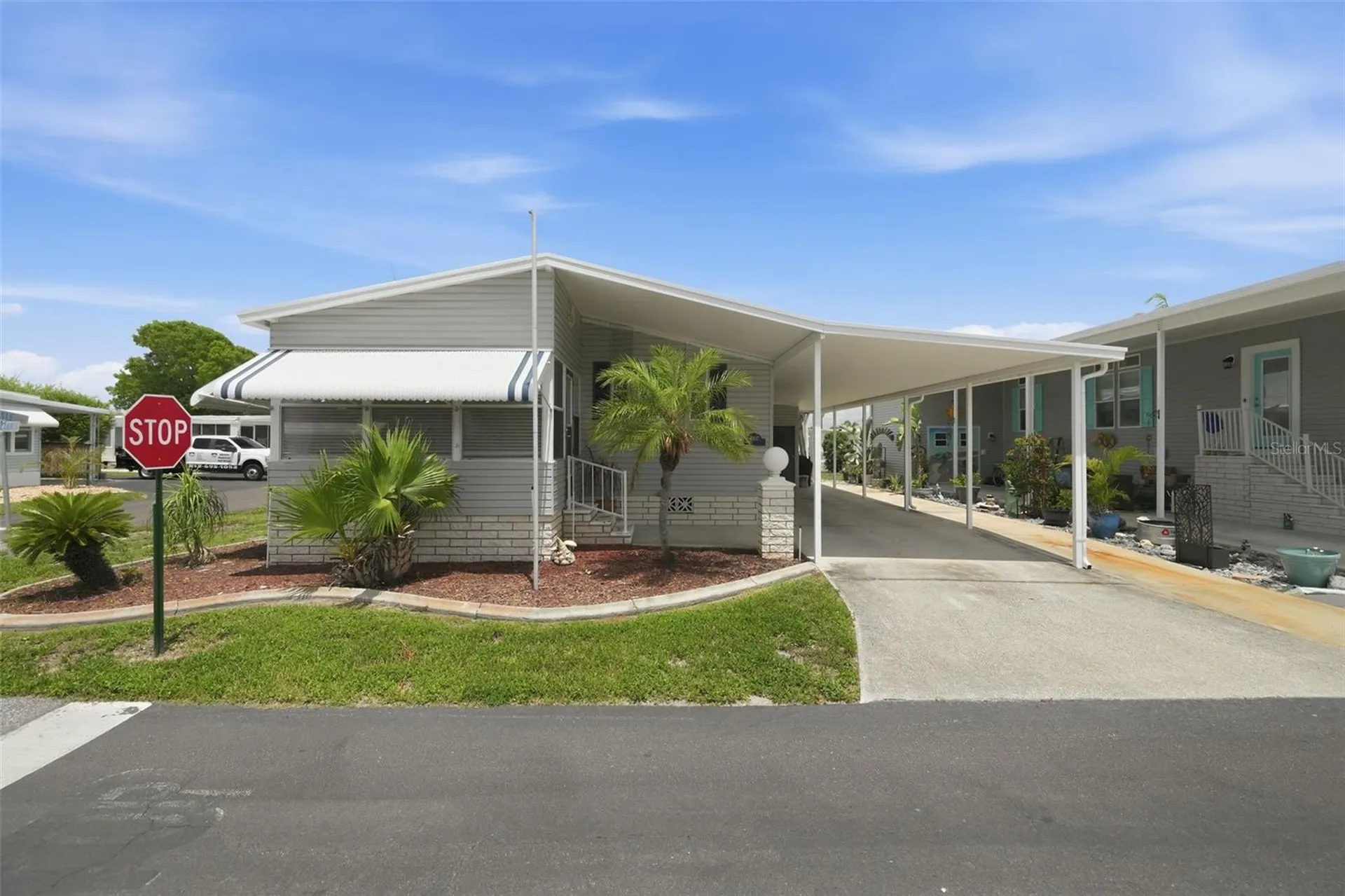 6907 Americana Drive NE St Petersburg FL 33702