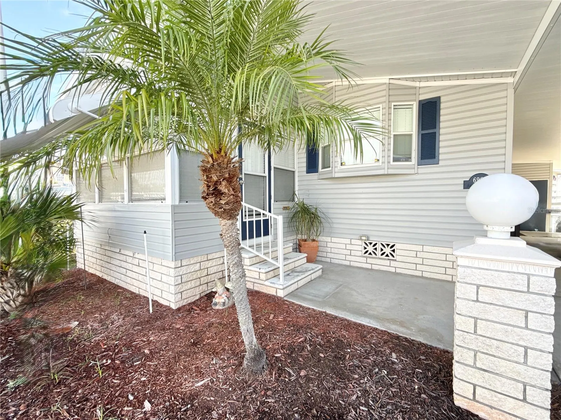 6907 Americana Drive NE St Petersburg FL 33702
