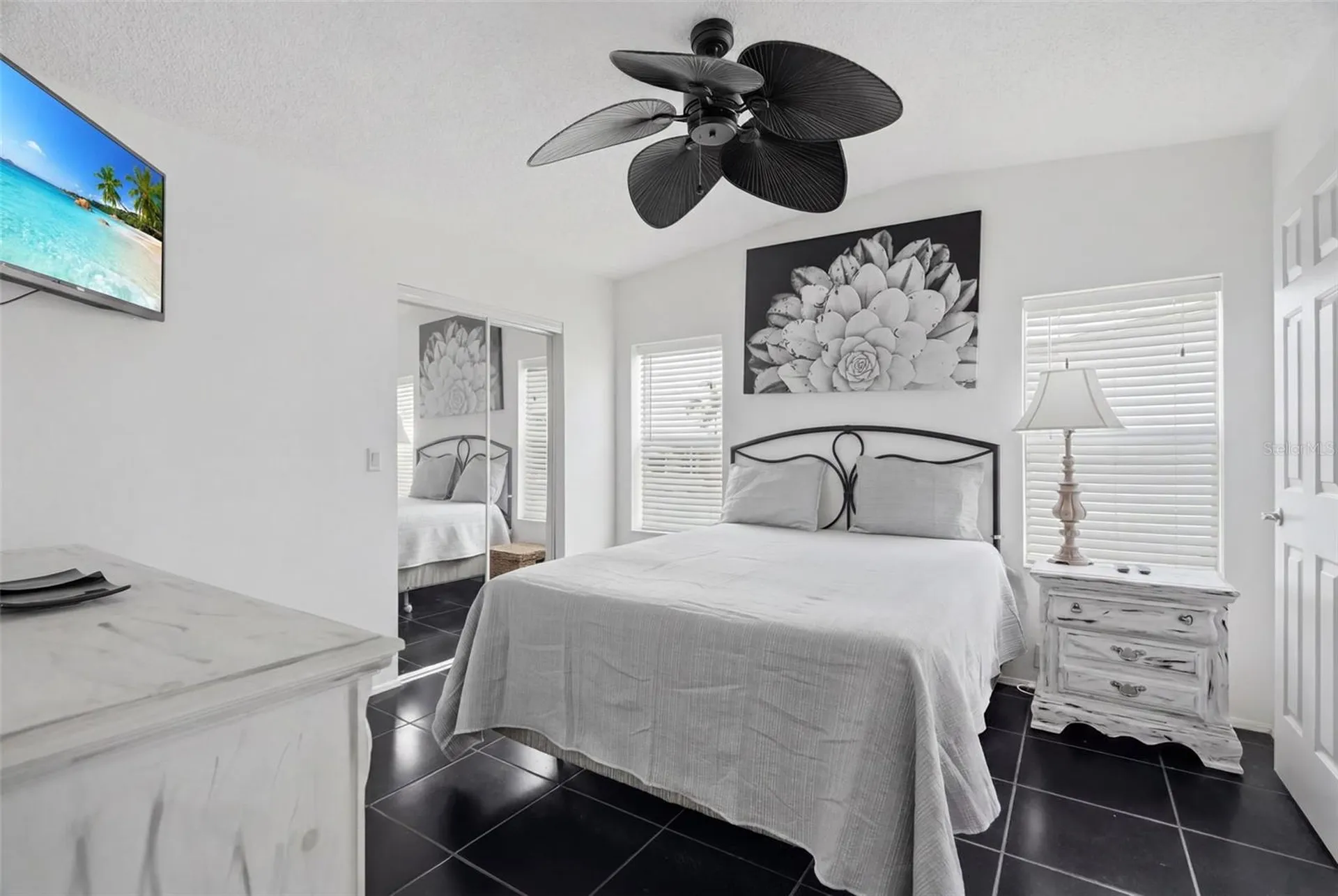 6907 Americana Drive NE St Petersburg FL 33702