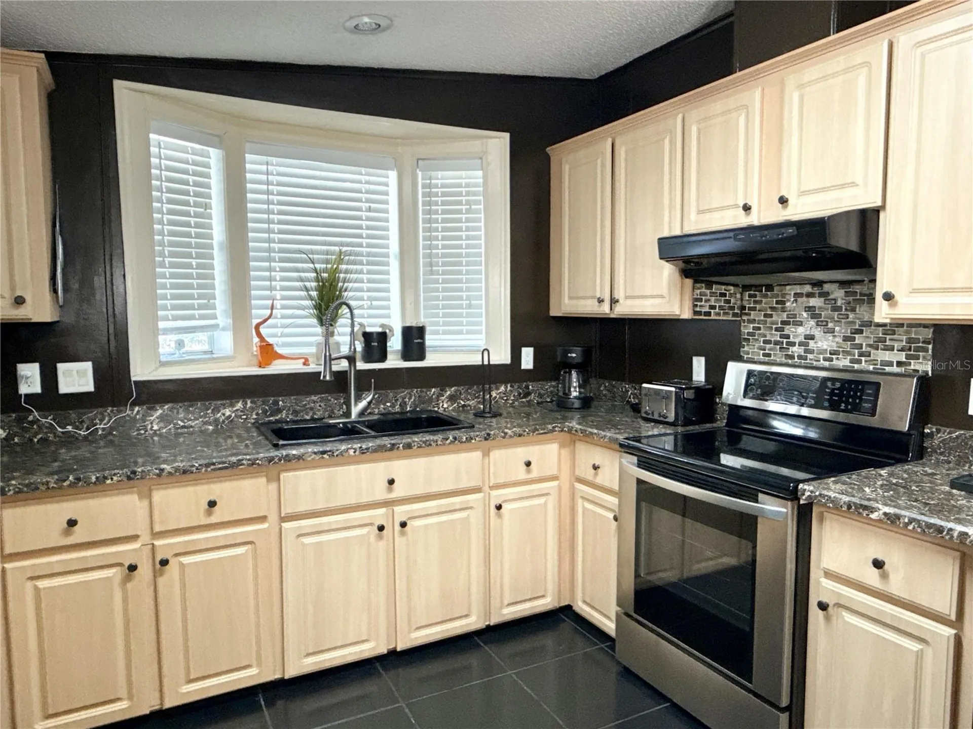 6907 Americana Drive NE St Petersburg FL 33702