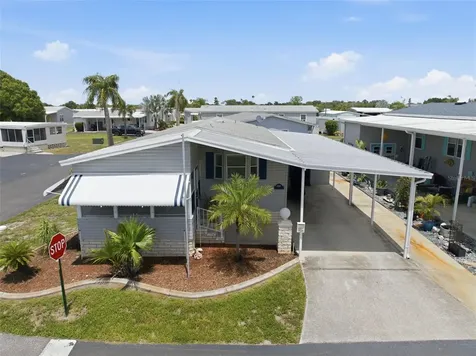 6907 Americana Drive NE St Petersburg FL 33702