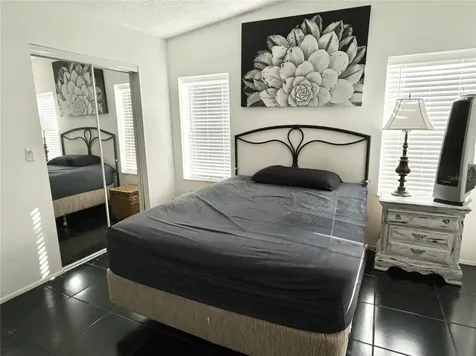 6907 Americana Drive NE St Petersburg FL 33702
