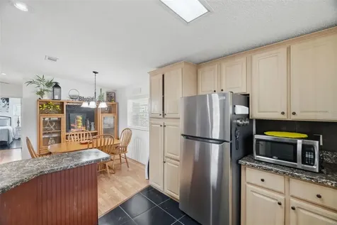 6907 Americana Drive NE St Petersburg FL 33702